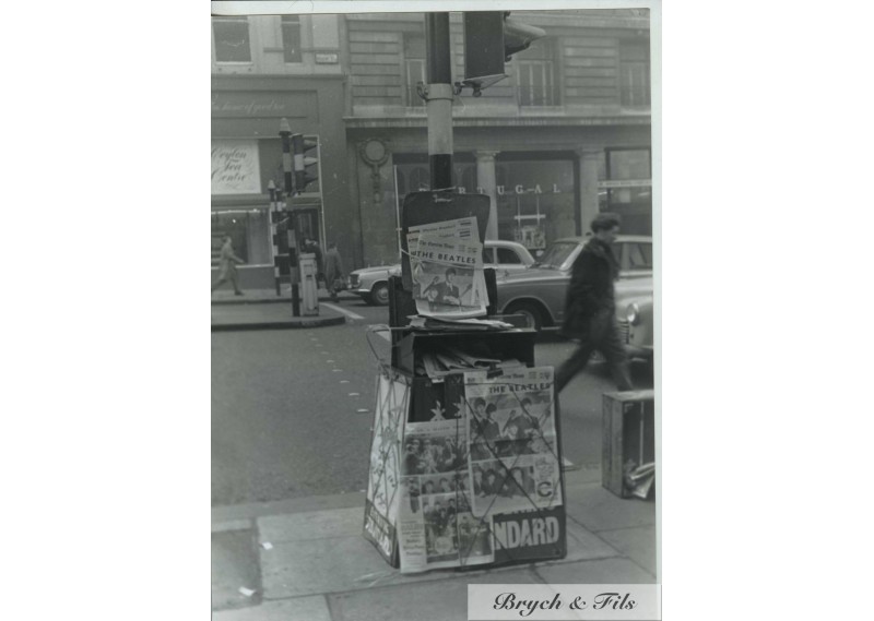 PHOTO ARGENTIQUE TIRAGE ORIGINAL THE BEATLES 1963 JOURNEAUX PAR PATRICK BERTRAND