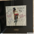 Pochette "QUEEN/BICYCLE RACE"  avec 4 dédicaces                               