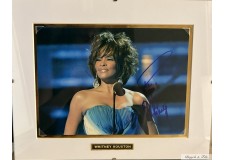 "WHITNEY HOUSTON" color photo autographed